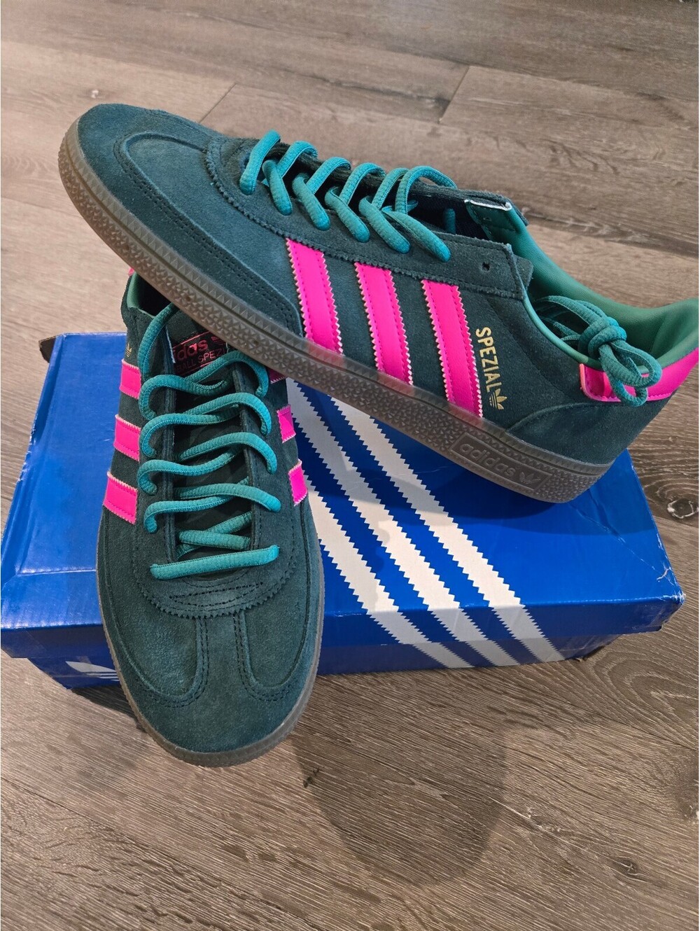 adidas Handball Spezial HQ7269 Mens 9 Womens 10 Green Pink Gum New Box